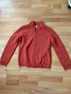 Duncan Cameron of Hawick Women's Zip-Front Coral cashmere + lambswool sweater EU